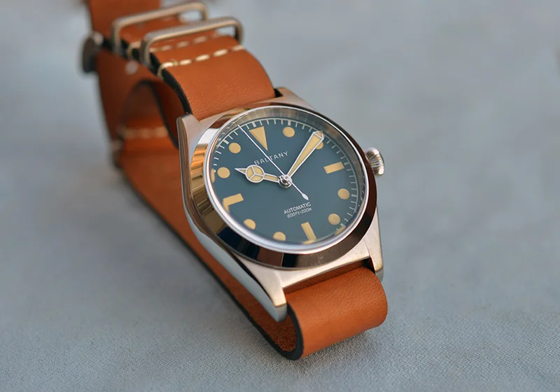 Vintage Bubbleback Watch - Dots Dial