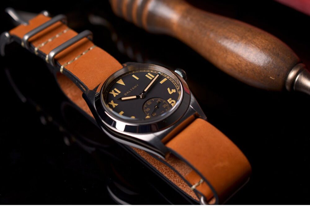 Vintage Bubbleback Watch with Sub-dial - California Dial - Image 7