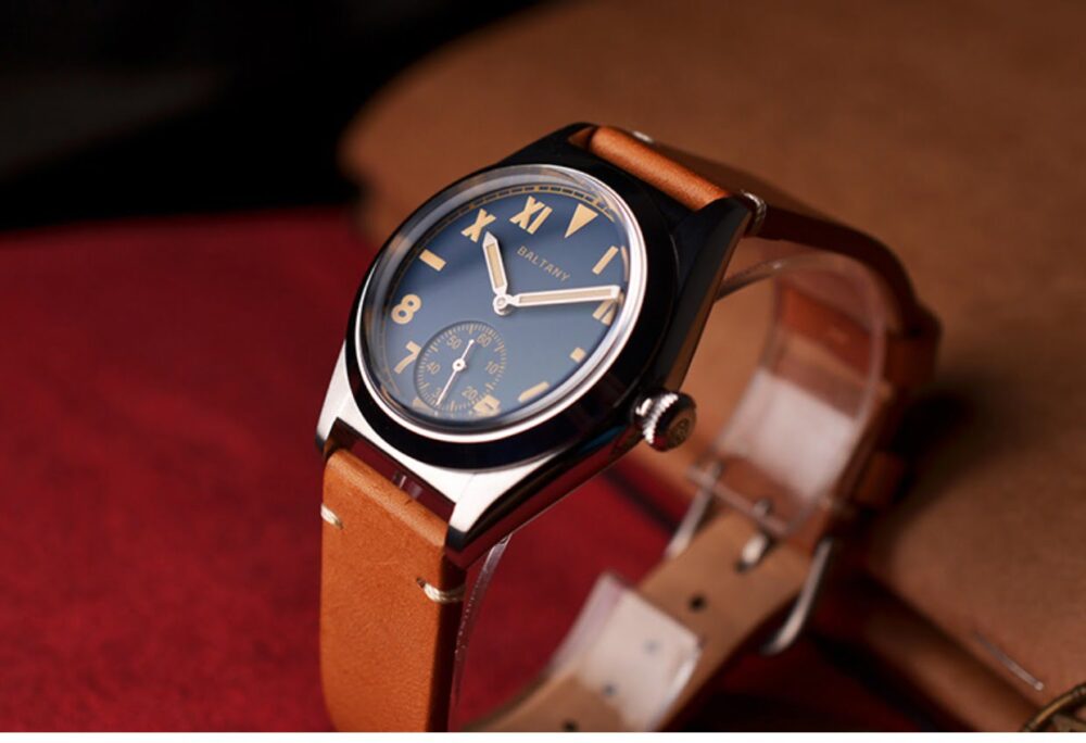 Vintage Bubbleback Watch with Sub-dial - California Dial - Image 9