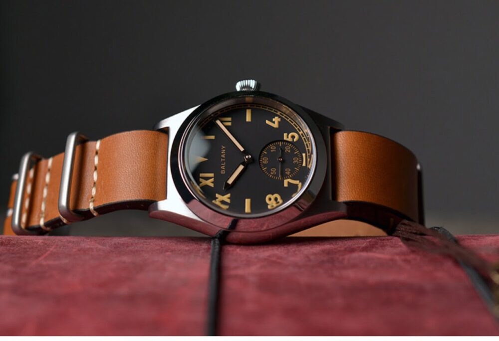 Vintage Bubbleback Watch with Sub-dial - California Dial - Image 10
