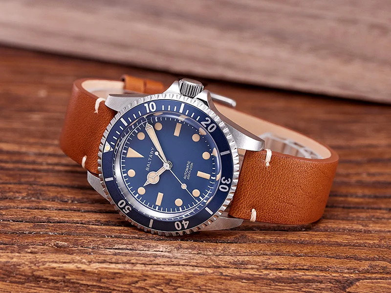 Automatic Retro Diver Watch - Image 5