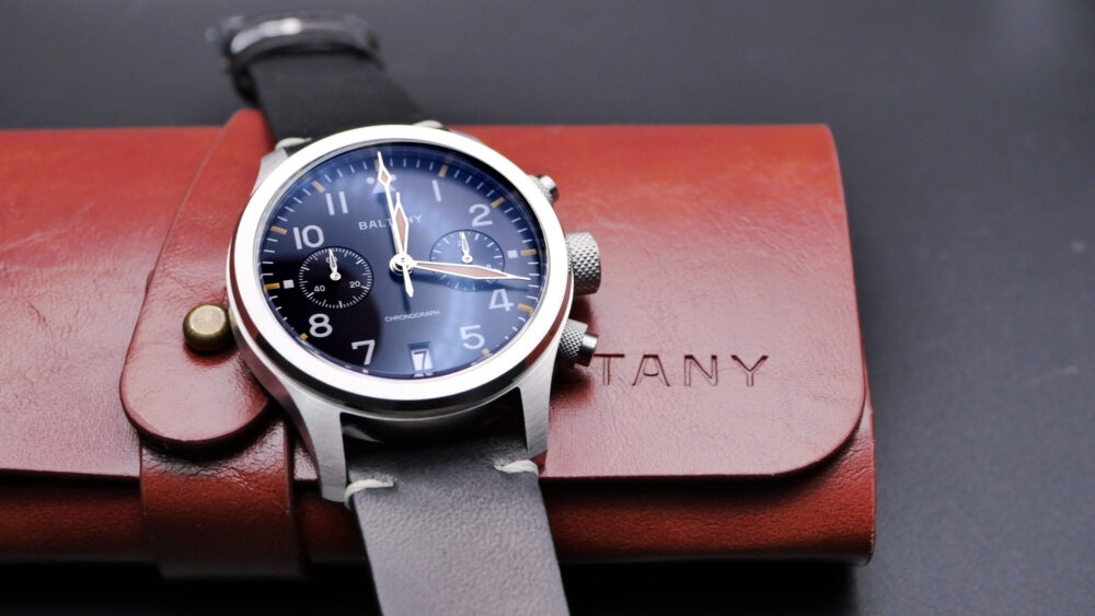 Military Chronograph Pilot Watch with Calendar - Image 15